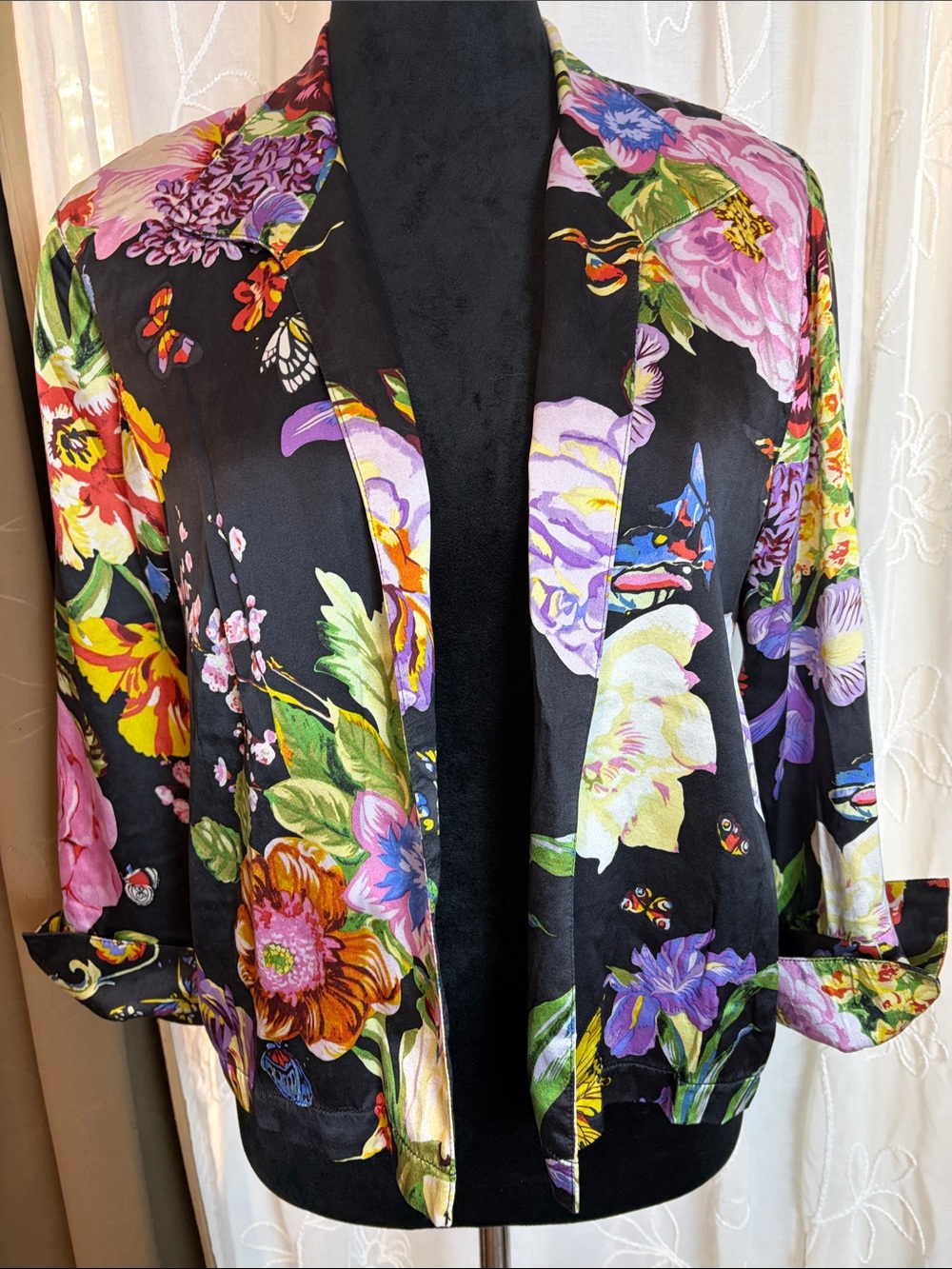 Vintage Caroline Rose 100 % Silk Open-Front Jacket in Black & multi Floral